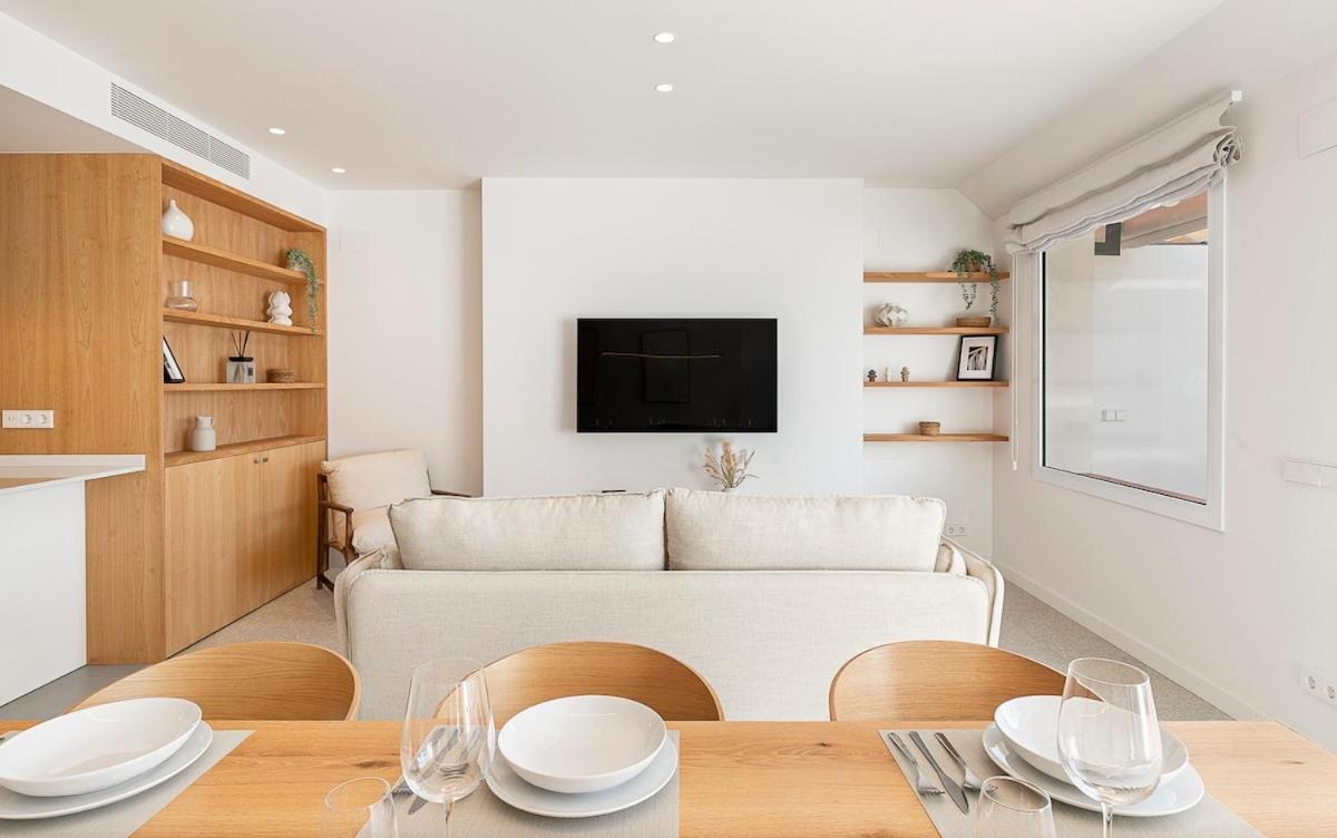 Apartment Penthouse With Terrace Near Gran Via And Camp Nou Barcelona