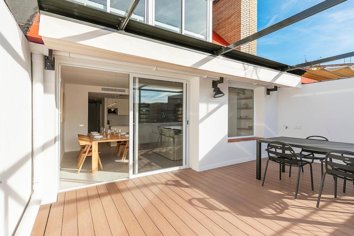 Penthouse With Terrace Near Gran Via And Camp Nou Barcelona