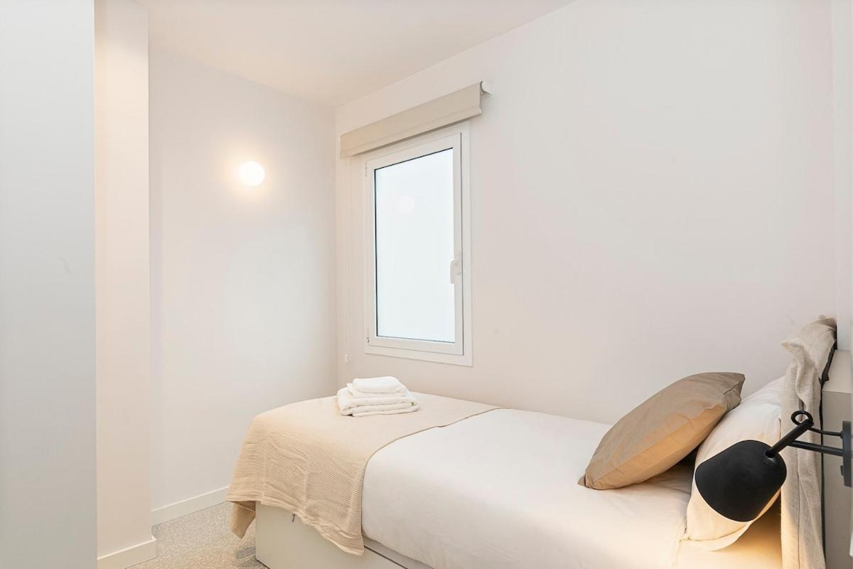 Penthouse With Terrace Near Gran Via And Camp Nou Appartamento Barcellona
